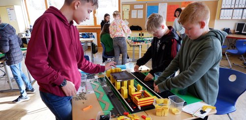 7. Kinder- und Jugendbeteiligung: Teilnehmer*innen stellen ihre Modelle vor