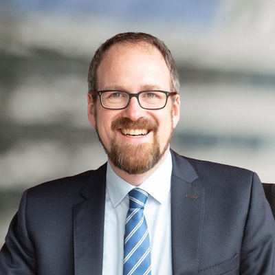 Dr. Florian Janik