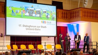 Blick auf die Bühne des 17. Dialogforums