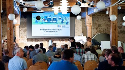 1. Ostast-Forum 2023: Blick auf die Bühne